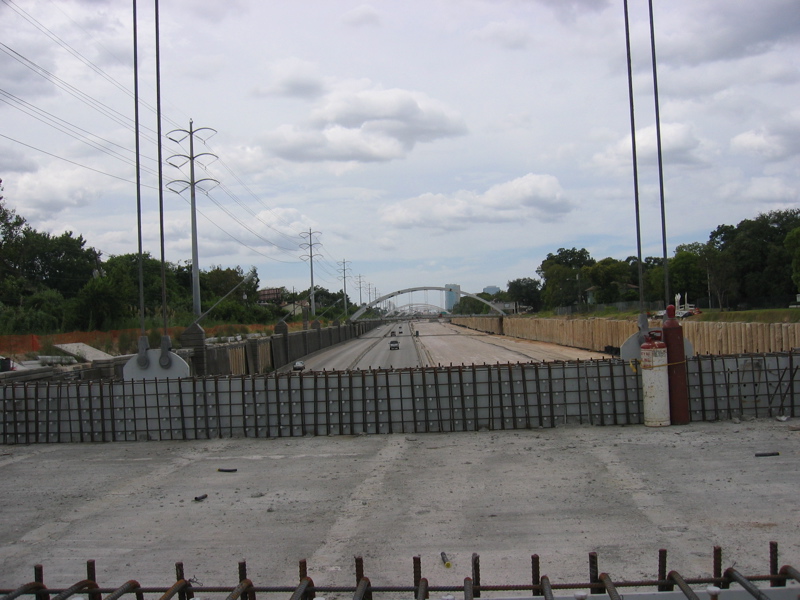 SW Fwy, devoid of cars
