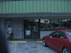 D&Q on Richmond still open!